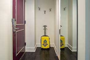 Staypineapple, An Artful Hotel, Midtown