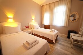 Suzanne Hotel & Restaurant