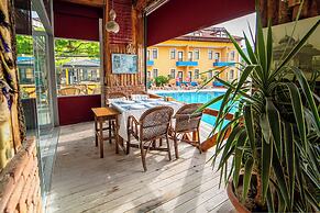 Suzanne Hotel & Restaurant