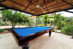 Suzanne Hotel & Restaurant