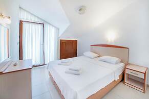 Suzanne Hotel & Restaurant