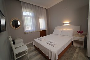 Suzanne Hotel & Restaurant