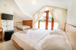 Suzanne Hotel & Restaurant