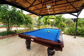 Suzanne Hotel & Restaurant