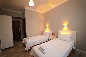 Suzanne Hotel & Restaurant