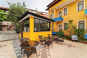 Suzanne Hotel & Restaurant