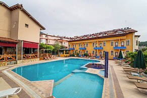 Suzanne Hotel & Restaurant