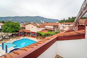 Suzanne Hotel & Restaurant