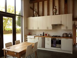Creeksea Place Barns