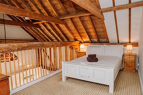 Creeksea Place Barns
