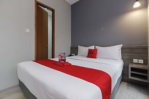 RedDoorz Plus near Tebet