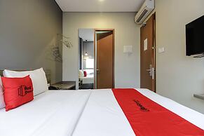 RedDoorz Plus near Tebet