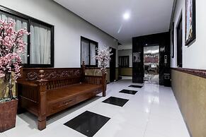 RedDoorz Plus @ Tuparev Cirebon