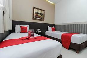 RedDoorz Plus @ Tuparev Cirebon
