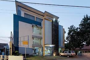 RedDoorz Plus @ Tuparev Cirebon