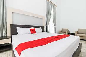 RedDoorz Premium @ Gandaria Jagakarsa