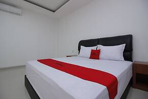 RedDoorz Premium @ Gandaria Jagakarsa