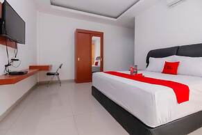RedDoorz Premium @ Gandaria Jagakarsa