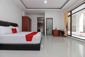 RedDoorz Premium @ Gandaria Jagakarsa
