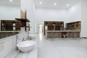 RedDoorz Premium @ Gandaria Jagakarsa