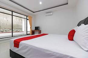 RedDoorz Premium @ Gandaria Jagakarsa