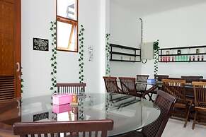 RedDoorz Premium @ Gandaria Jagakarsa