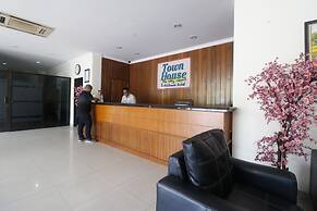 Reddoorz Premium @ Bukit Damai Indah