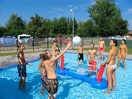 Happy Camp mobile homes in Füred Camping