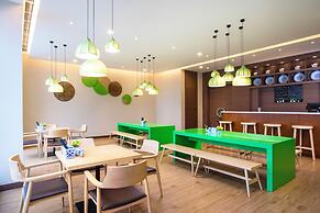 Holiday Inn Wuxi Taihu New City by IHG