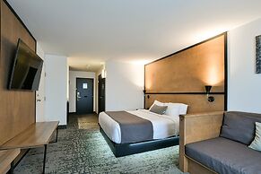 AX Hotel