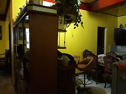 Jack & Claud Bed & Breakfast Guest House