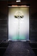 Q Hotel