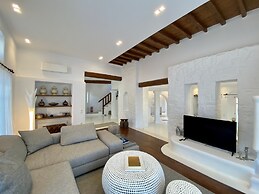 Villa Alessandra - Near Ornos Beach