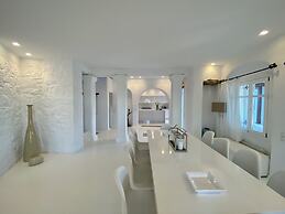 Villa Alessandra - Near Ornos Beach