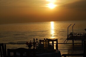 Grand Koru Otel Beach