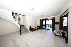 Akay Garden Family Club