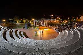 Akay Garden Family Club