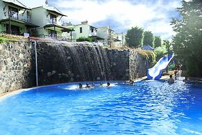 Akay Garden Family Club