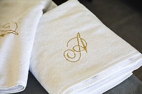 Akay Garden Family Club