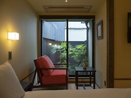 THE MACHIYA Kamiumeya