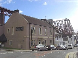 Ferrybridge Hotel