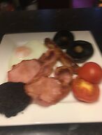 Ferrybridge Hotel
