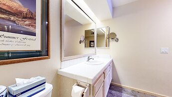 Snowcreek IV 622 Light, Bright and Updated, Walk to Snowcreek Athletic