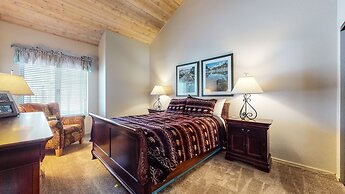 Snowcreek IV 622 Light, Bright and Updated, Walk to Snowcreek Athletic