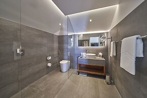 Les Suites at The Cliff Bay