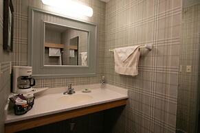 Essenhaus Inn & Conference Center