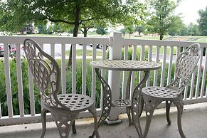 Essenhaus Inn & Conference Center