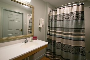 Essenhaus Inn & Conference Center