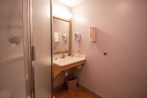 Essenhaus Inn & Conference Center