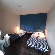 La Casa de Adry - Hostal - Hostel